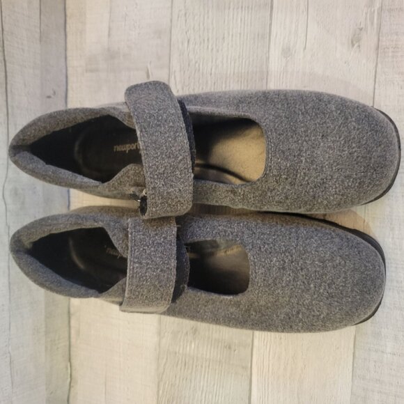 Newport News Easy Style Gray Mary Jane Shoes With Velcro Strap & Rubber Sole Siz - Picture 5 of 5